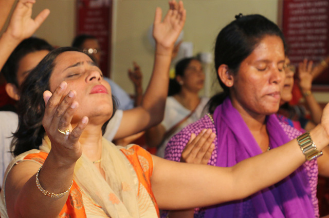 Hundreds Flocked to Anointing Prayer held by Grace Ministry in Mangalore at Prayer Center in Valachil on Friday, Jan 26th, 2018. Also, Life changing testimonies of many of the individuals created a major impact. 